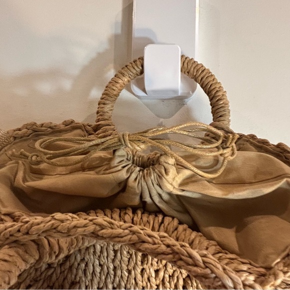 CROSSBODY Woven Tan Handbag Metal Hardware Interior Pouch with Drawstring - Picture 8 of 8